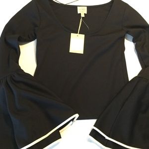 Black & White XS NWOT bell sleeve Ronny Kobo top